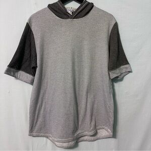 Rove & Roam Gray & White Stripe Pullover Hoodie Women’s Size Large Short Sleeve